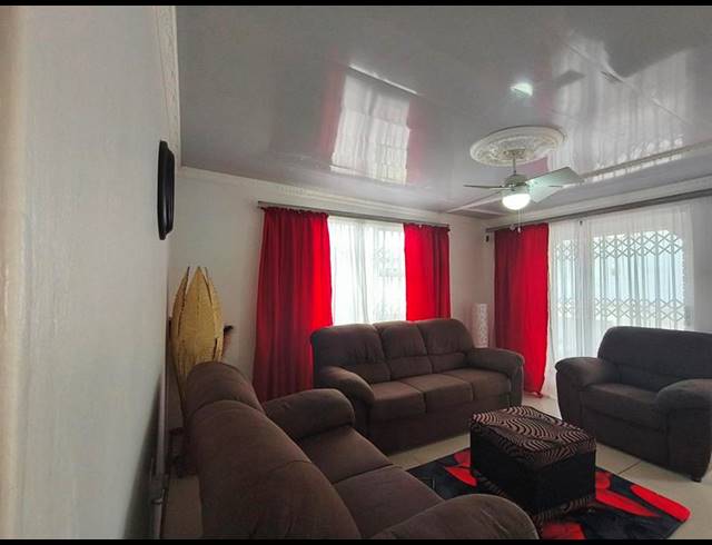 4 BEDROOM HOUSE FOR SALE IN HILLCREST